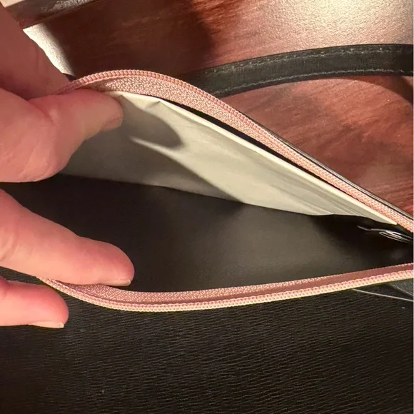 Kate Spade Black Tote with Leopard Print Pouch - Picture 4 of 12